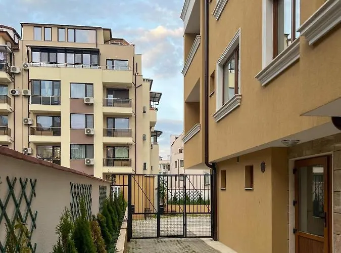 Апартаменты Sos Comfort 2 Lazur Бургас